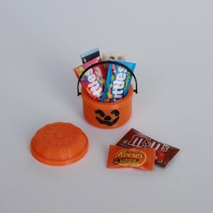 Miniature Pumpkin Bucket and Candy Dollhouse Jack o Lantern Retro Fast Food Halloween Bucket Trick or Treat