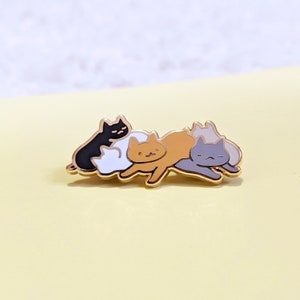 Kitten Pile Enamel Pin