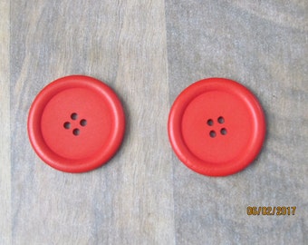 2 boutons de bois, couleur rouge, 40mm, 4 trous