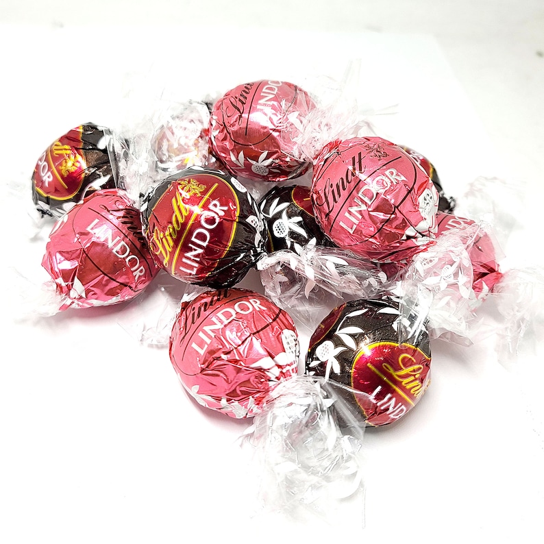 Lindt Lindor Combo White Chocolate Strawberry & Dark Chocolate