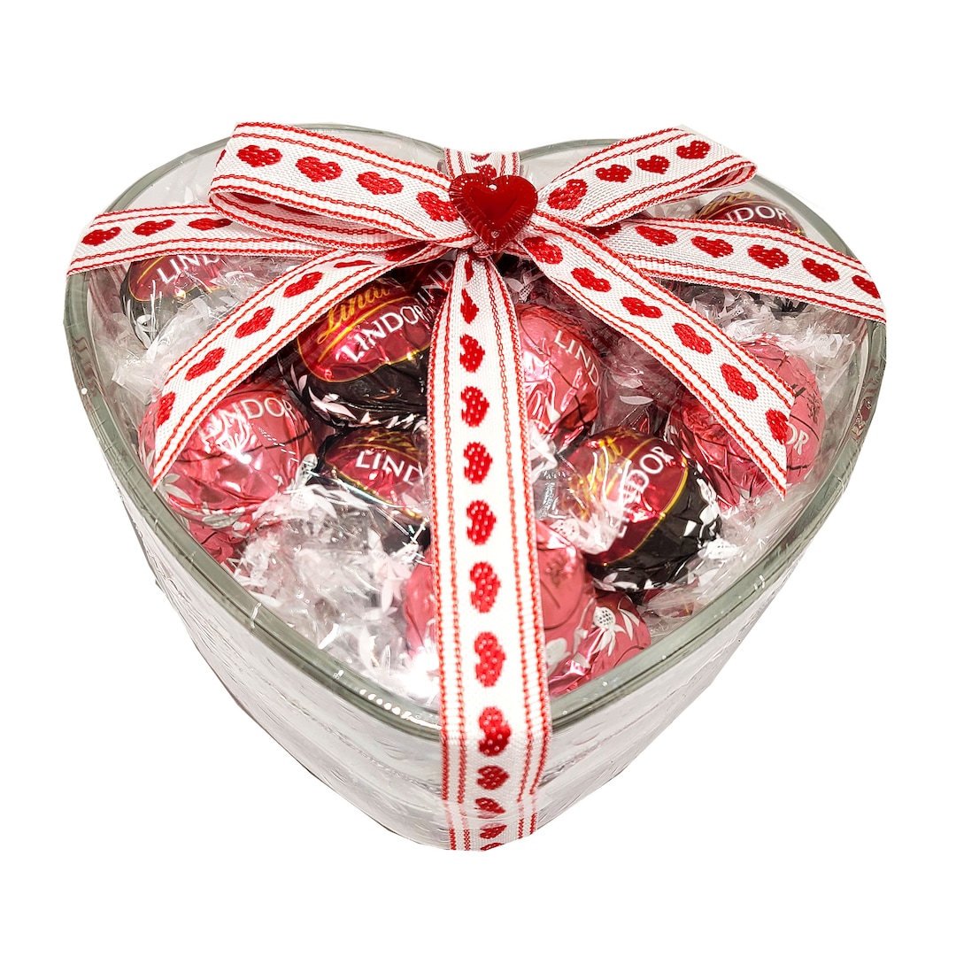Lindt Lindor Combo White Chocolate Strawberry & Dark Chocolate