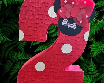 Niestandardowa pinata z numerem postaci (z niestandardową nazwą)