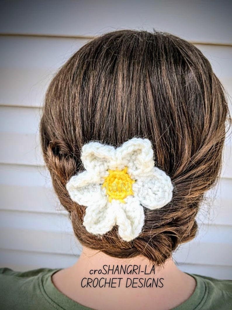38 Daisy Crochet Patterns for Gifts, Home Decor, and Easy Floral Makes 17 Daisy Barrette Crochet Pattern: Hair Clip Accessory