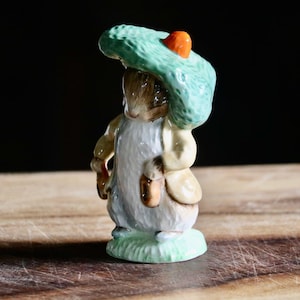 Vintage Beatrix Potter Benjamin Bunny Figurine, Cute Spring Decor, Little Brown Rabbit wearing Tam O'Shanter & holding Shoes! Collector Gift