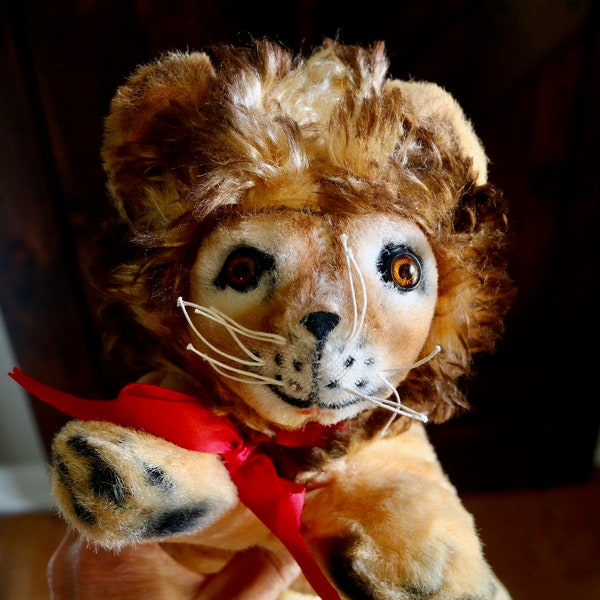 Vintage Stuffed Lion, Retro Plushy Toy, Cute Kitschy Lying Lion with Jingle Bell in his Ear, Gift for Grandchild, Grannycore Stuffed Animal