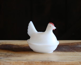 Vintage Hen on Nest Candy Dish, Retro Kitchenalia, Cute Milk Glass Chicken w/ Embossed Feathers, Collector Gift, Cottagecore Farmhouse Charm