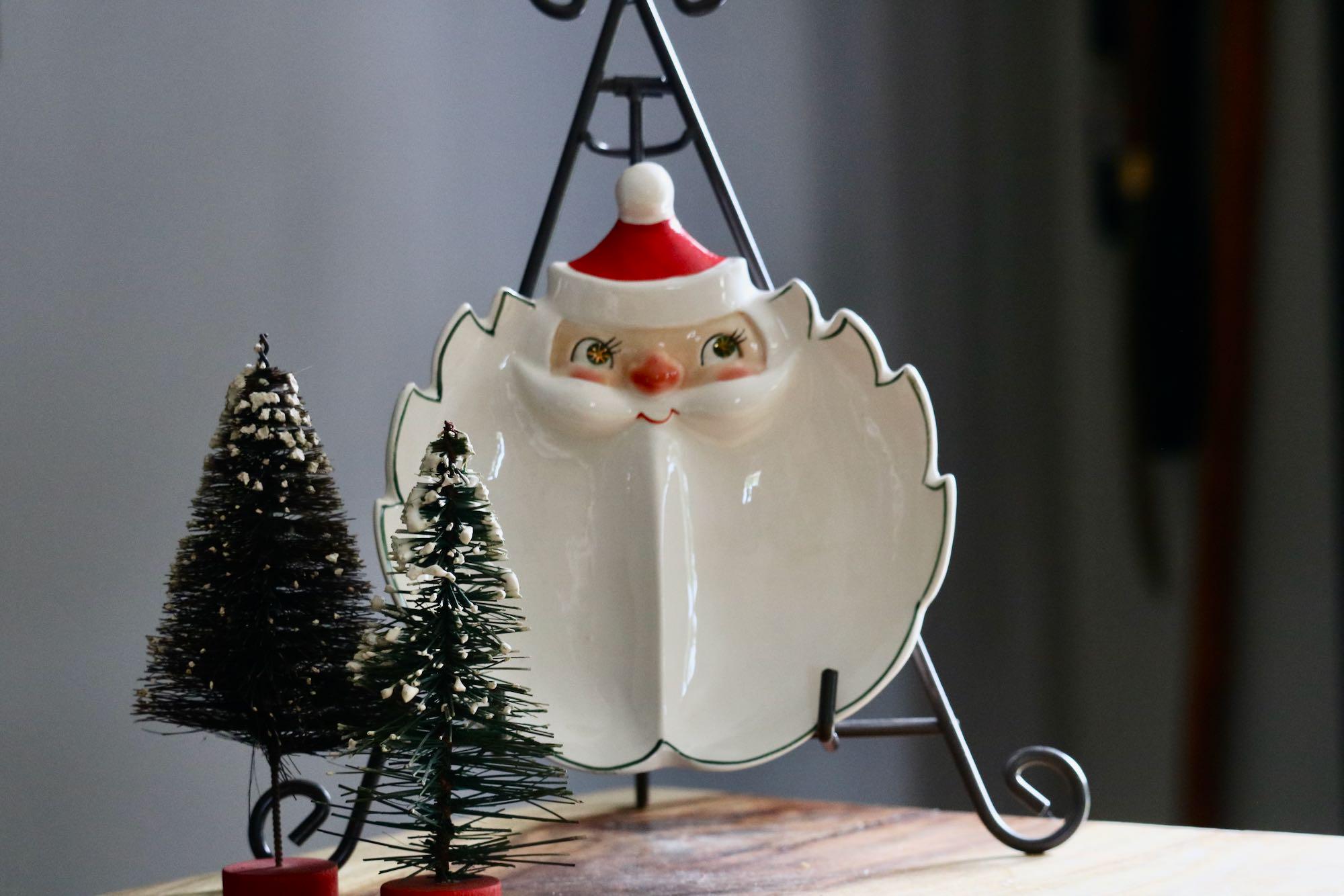 Kitschy Holt Howard Starry Eyed Santa Dish, Vintage Christmas Tableware, Cute Santa divided Dish with Gold Star Eyes and stylized Beard