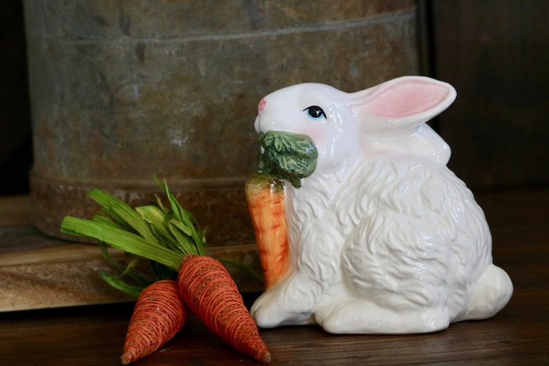 STONE GARDEN COMICAL RABBITS TUGGING CARROT ORNAMENT BUNNY STATUE