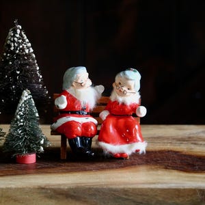 Norcrest Santa and Mrs Claus Salt and Pepper Shakers, Vintage Christmas Decor, Santa & Mrs Claus sitting on Wooden Bench, Grannycore Kitsch