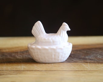 Small Vintage Pink Milk Glass Hen on Nest Dish, Salt Cellar, Small Trinket Catchall Bowl, Host Gift, Retro Chicken Kitchen Decor, MFG FLAW