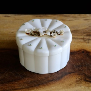Vintage Menda Powder Box, Elegant Vanity Decor, Pretty Plastic Hinged Dresser Box with White Flowers & Rhinestones, with Powder Puff!