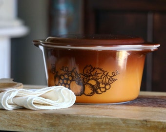 Vintage Pyrex Old Orchard Casserole Dish, Retro Kitchenalia, Brown Lidded Baking Dish with Cute Fruit Design, Host Gift, Grannycore Kitchen