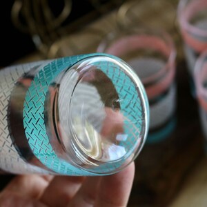 Vintage Anchor Hocking Geometric Tumblers with Carrier, Retro Kitchenalia, Pink White & Teal Drinking Glasses, Mid Century Kitchen Drinkware