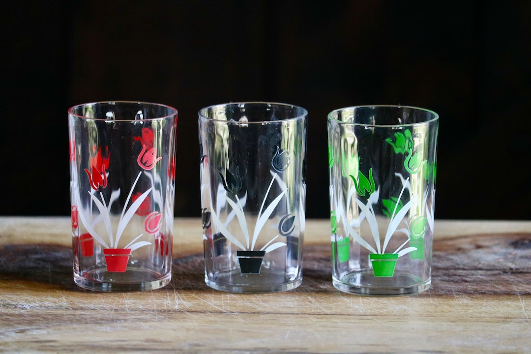 Vintage Tulip Juice Tumblers, Retro Kitchenalia, Cute Paneled Happy ...