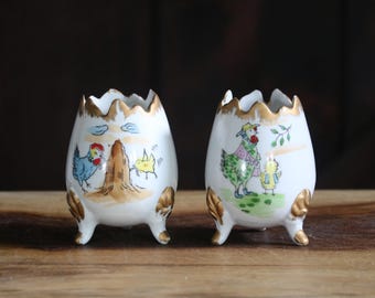 Vintage Cracked Egg Vases, Retro Kitschy Spring Decor, Chicken Egg Shaped Vases, Mother Hen with Baby, Father Rooster & Chick pecking worms