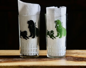 Vintage Cocker Spaniel Glass, Retro Kitchenalia, Mom Dog and Playful Puppy with White Picket Fence, CHOOSE Black or Green, Collector Gift