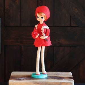 Vintage Kawaii Big Eye Girl, Kitschy Summer Decor, Mid Century Japanese Fashion Pose Doll with Millinery Flowers, Gift for Collector, FLAWS!
