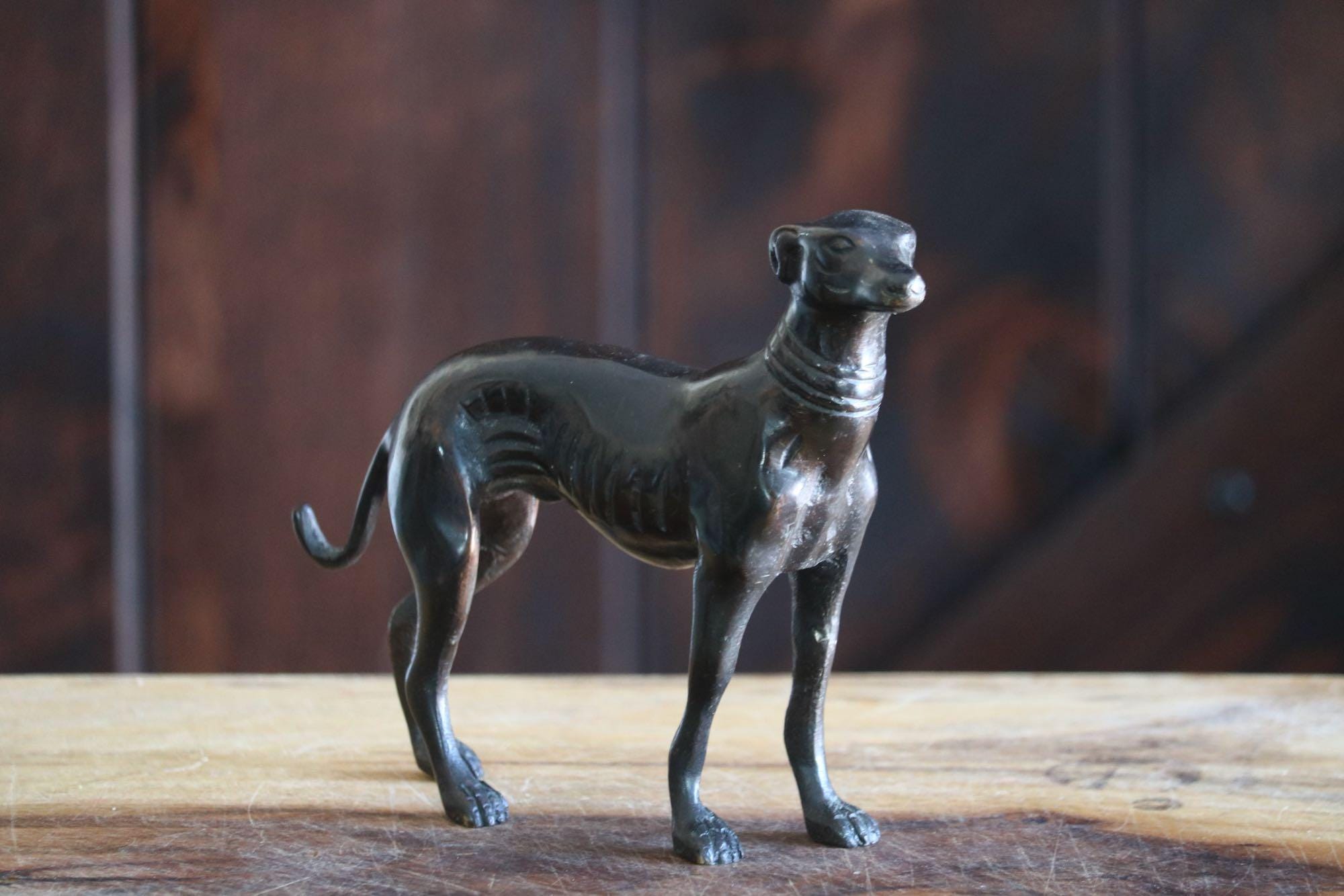 グレイハウンドの置物 ダークグレー Seated Greyhound Figure, 7