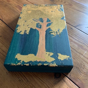Boîte en bois bleue et verte, oeuvre d'art fluide avec des feuilles d'or de 20 x 20 cm 8 po. par 5 po. image 3
