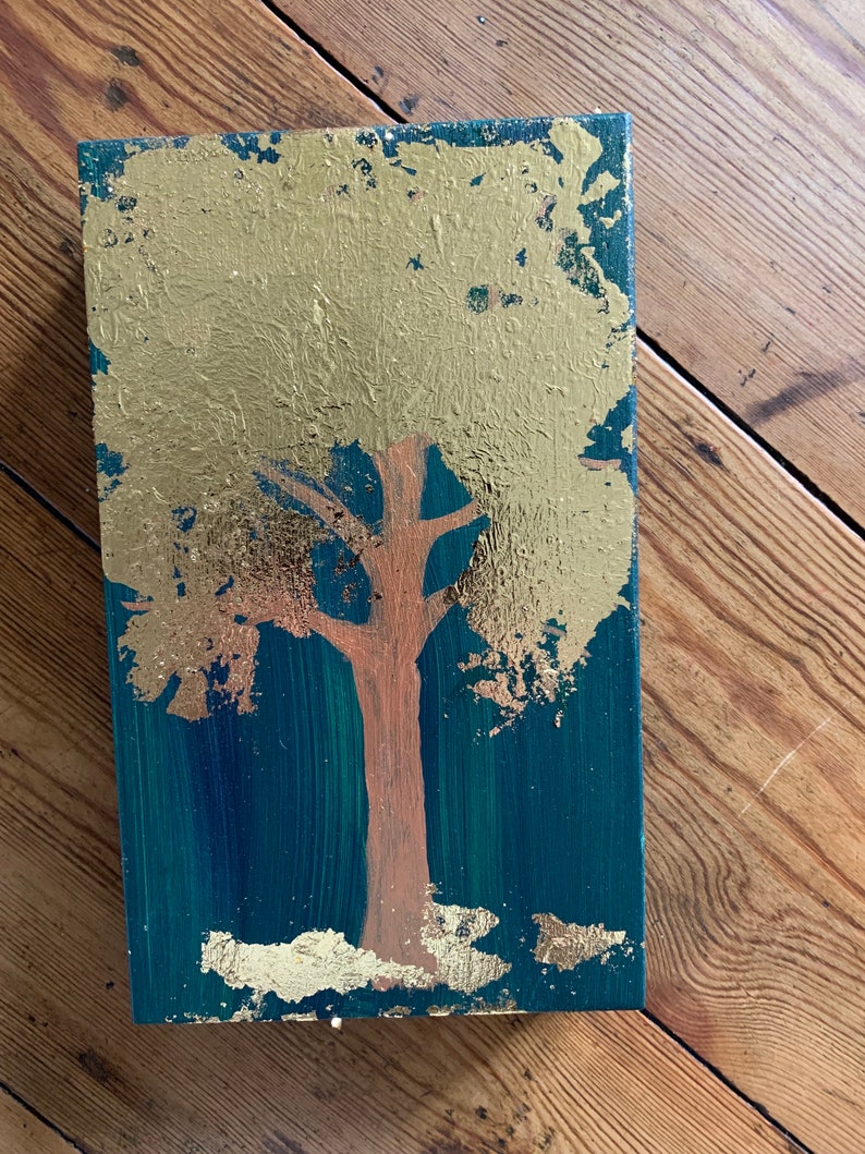 Boîte en bois bleue et verte, oeuvre d'art fluide avec des feuilles d'or de 20 x 20 cm 8 po. par 5 po. image 2