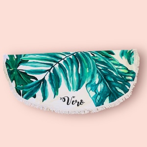 Juego de toalla de playa y coletero con estampado de hojas de palma / Cubrebaño tropical color esmeralda