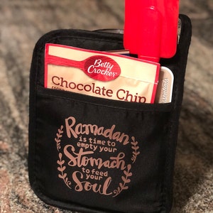 Customized Ramadan pot holder oven mitt gift set image 1