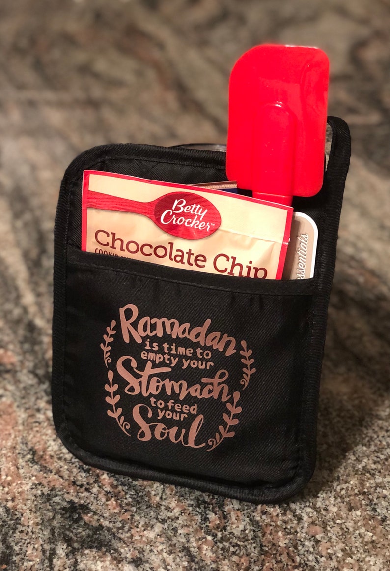 Customized Ramadan pot holder oven mitt gift set image 1