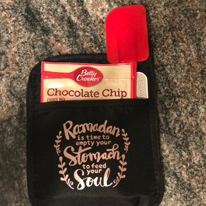 Customized Ramadan pot holder oven mitt gift set image 4