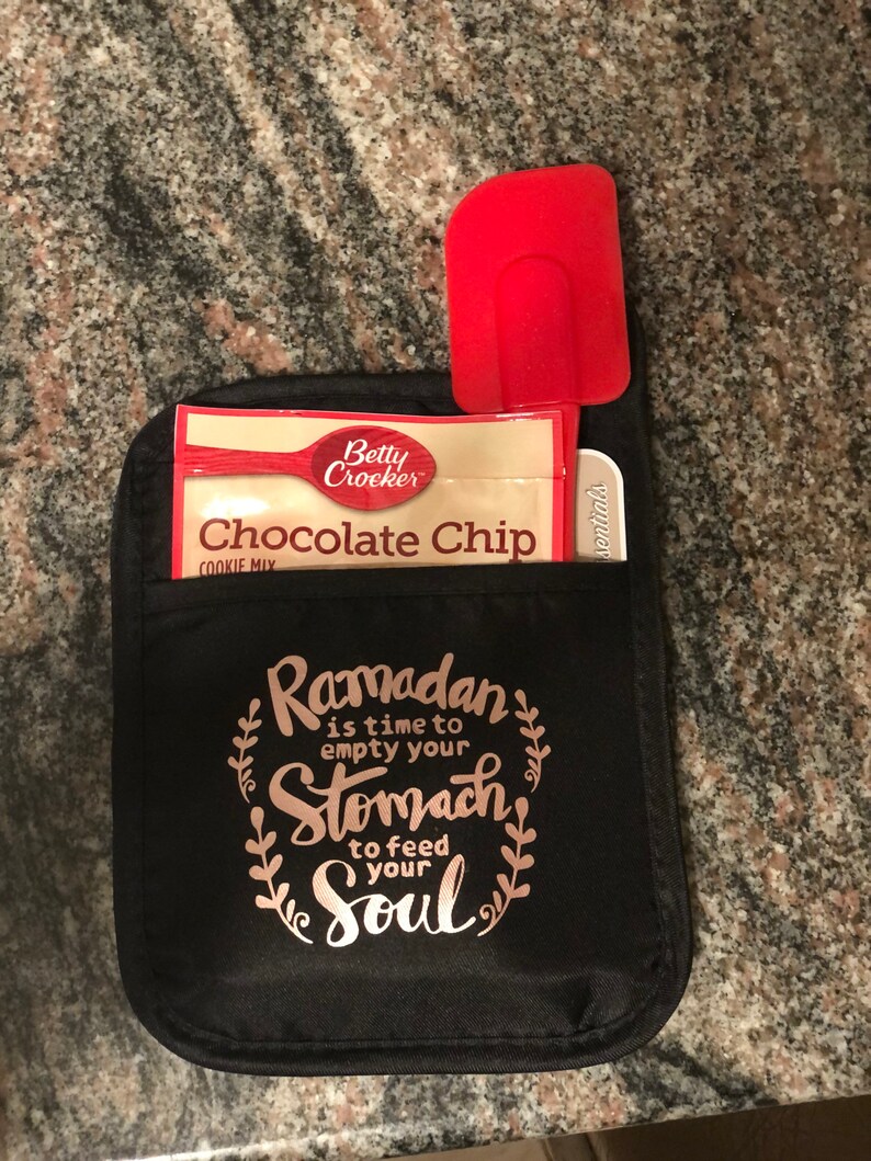 Customized Ramadan pot holder oven mitt gift set image 4