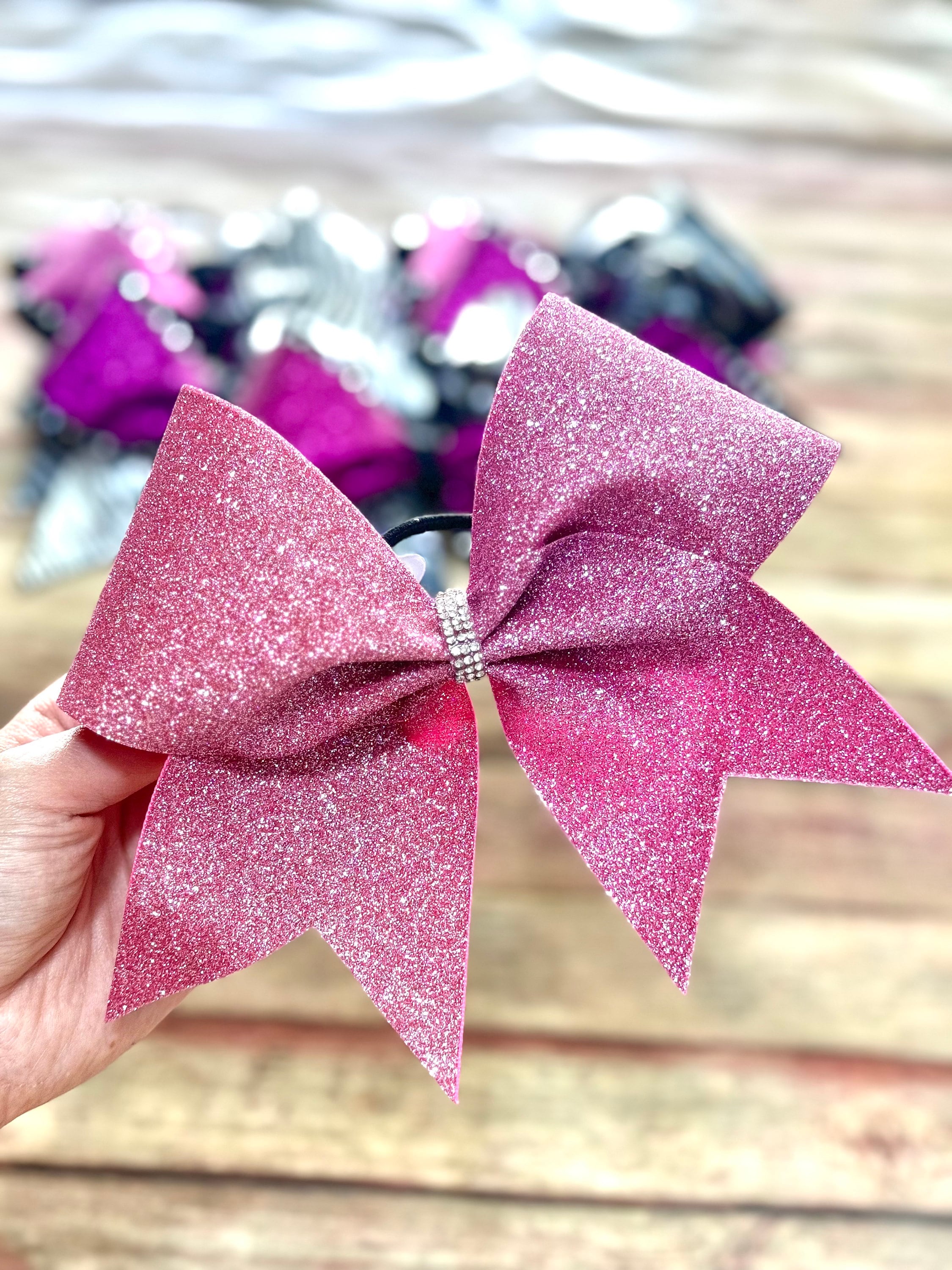 Rosa Cheer-Schleife – Glitzer-Schleife – Wettkampf-Schleife –  Drei-Zoll-Schleifen – Brustkrebs-Bewusstseins-Schleife –  Cheerleading-Schleife – glitzernde Schleife – Tanz-Schleife - Etsy Schweiz, image size:2250x3000