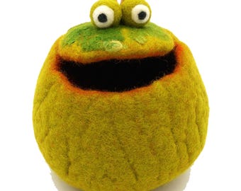 Frog Prince vessel, hand-felted from merino wool, 14 x 14 cm