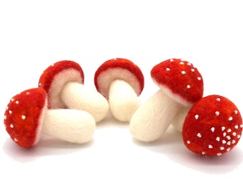 Fly agaric mushrooms, lucky mushrooms, fine merino wool, felted and embroidered, 5 pieces per set, 5-6 cm