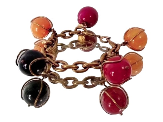 Vtg 40s Bakelite & Gilded Brass Charm Bracelet w … - image 5