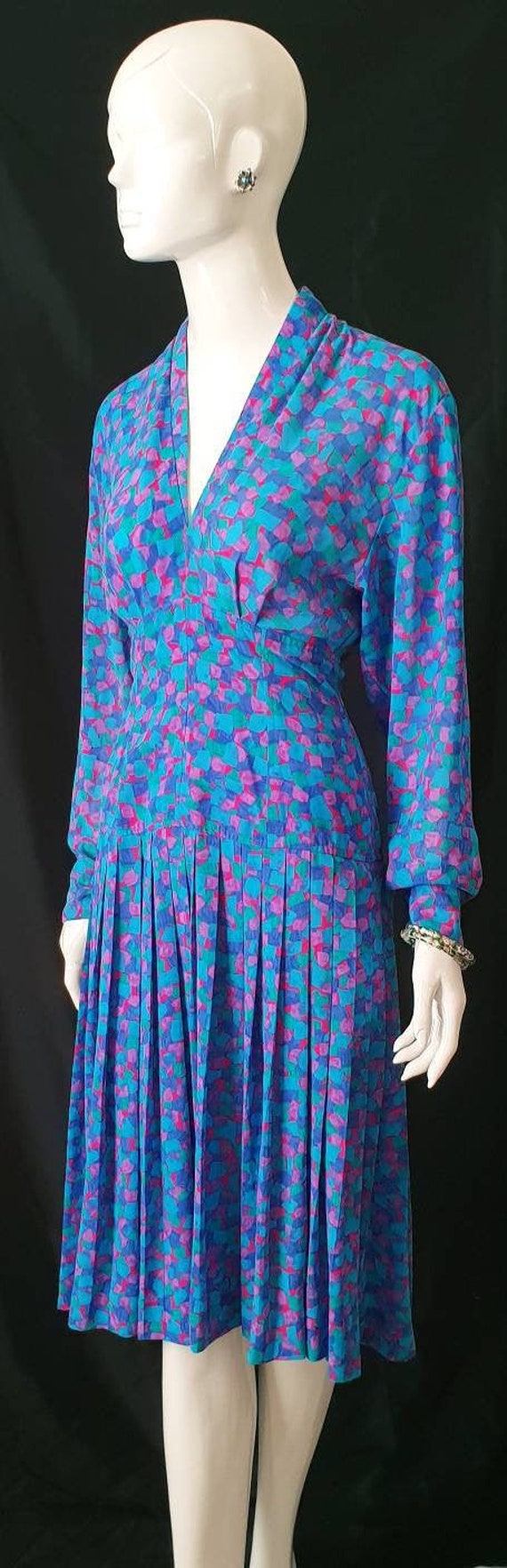 Vtg 70s does 40s PRUE ACTON Vivid Violet, Blue, G… - image 4