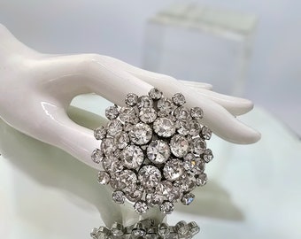 Vtg 50s Large Sparkling White Swarovski Crystal Domed Cluster Starburst Brooch, Brilliant Cut Facetted Round Stones in Silver Claw Setting.