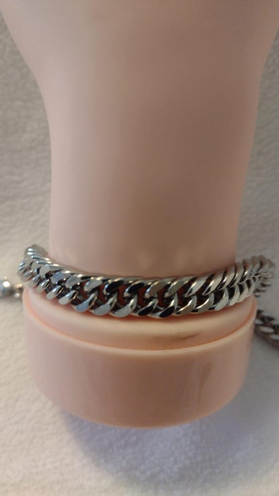 Thick Closed Chain Link Bracelet - image 1