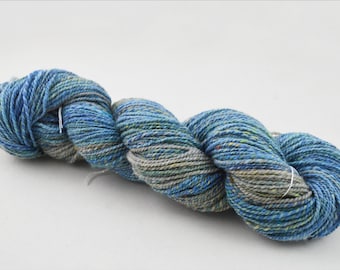Blauw Gemêleerd Handgesponnen Garen DK Gewicht CVM Merino Zijde