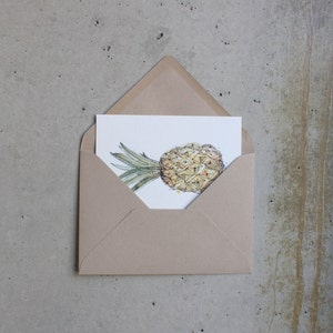 Impression d’été - Croquis d’illustration d’aquarelle de fruit Ananas - Carte postale de papaye - papier brun recyclé d’enveloppe
