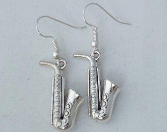 Orecchini per sassofono, orecchini per strumenti musicali, regalo per lei, riempitivo per calze, orecchini in argento sterling, regalo per studenti di musica o insegnanti