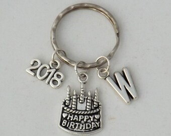 Porte-clés de fête d'anniversaire, porte-clés de gâteau d'anniversaire, cadeau de joyeux anniversaire, cadeau de porte-clés personnalisé pour lui ou elle