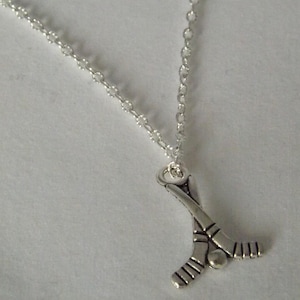 Ice hockey necklace gift, ice hockey stick jewellery gift, hockey mom gift, sports teacher or student gift, silver tone nhl necklace gift