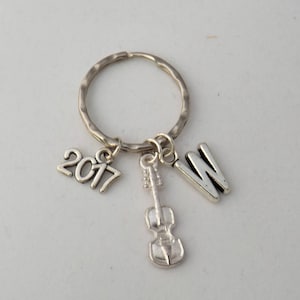 Personalised violin keyring, unisex violin gift, music keyring, music student or teacher keyring gift, musician exam gift