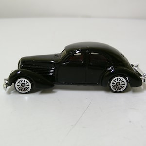 VINTAGE HOT WHEELS 1997 replica of &quot;36&quot; cord die cast 1:64 scale