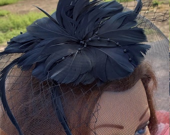Black Fascinator Derby Race Bridal Church Hat. Wedding Tea Party Mini Hat.Costume Feather  Hair Clip Head Accessory.Headpiece.Funeral Hat.