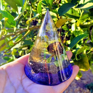 Haustier Verlust Trauer. Memorial Harz Pyramide Briefbeschwerer Andenken.Memorial Sympathie Geschenk mit Haustier Asche. Haustier-Erinnerung . Hund Katze Asche im Harz.