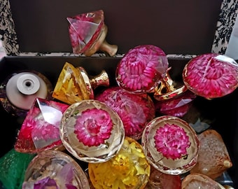 Perilla de gabinete con flor de resina: tirador de diamante de diente de león hecho a mano