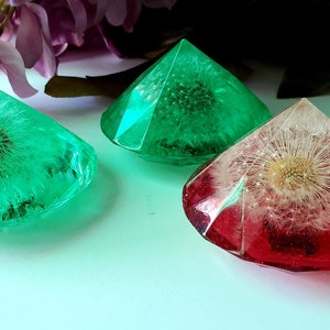 Diamond Shaped Resin Dandelion Flowers paperweight keepsake.Home Office Desk decor.Great gift for her and him.Resin Flowers.