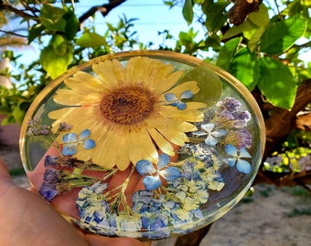 Wedding Bouquet Preservation: Pressed Flower Resin Keepsake