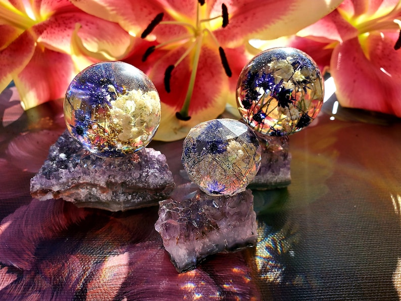 Resin Paperweight Orb Sphere with a real flowers in on a real Purple Amethyst Cluster stone stand Meditation Healing Stones Chakras Keepsake