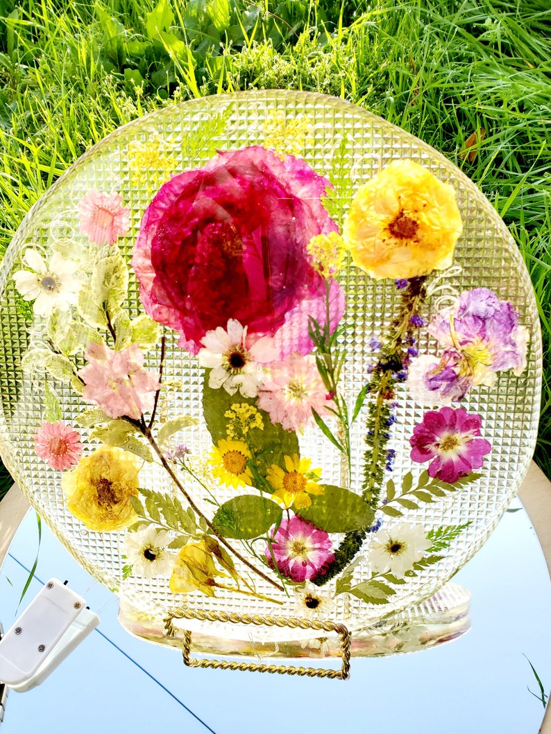 Preserved Funeral Wedding Pressed Flowers Petals in Resin Round Preserved Funeral Wedding Pressed Flowers Petals in Resin Round